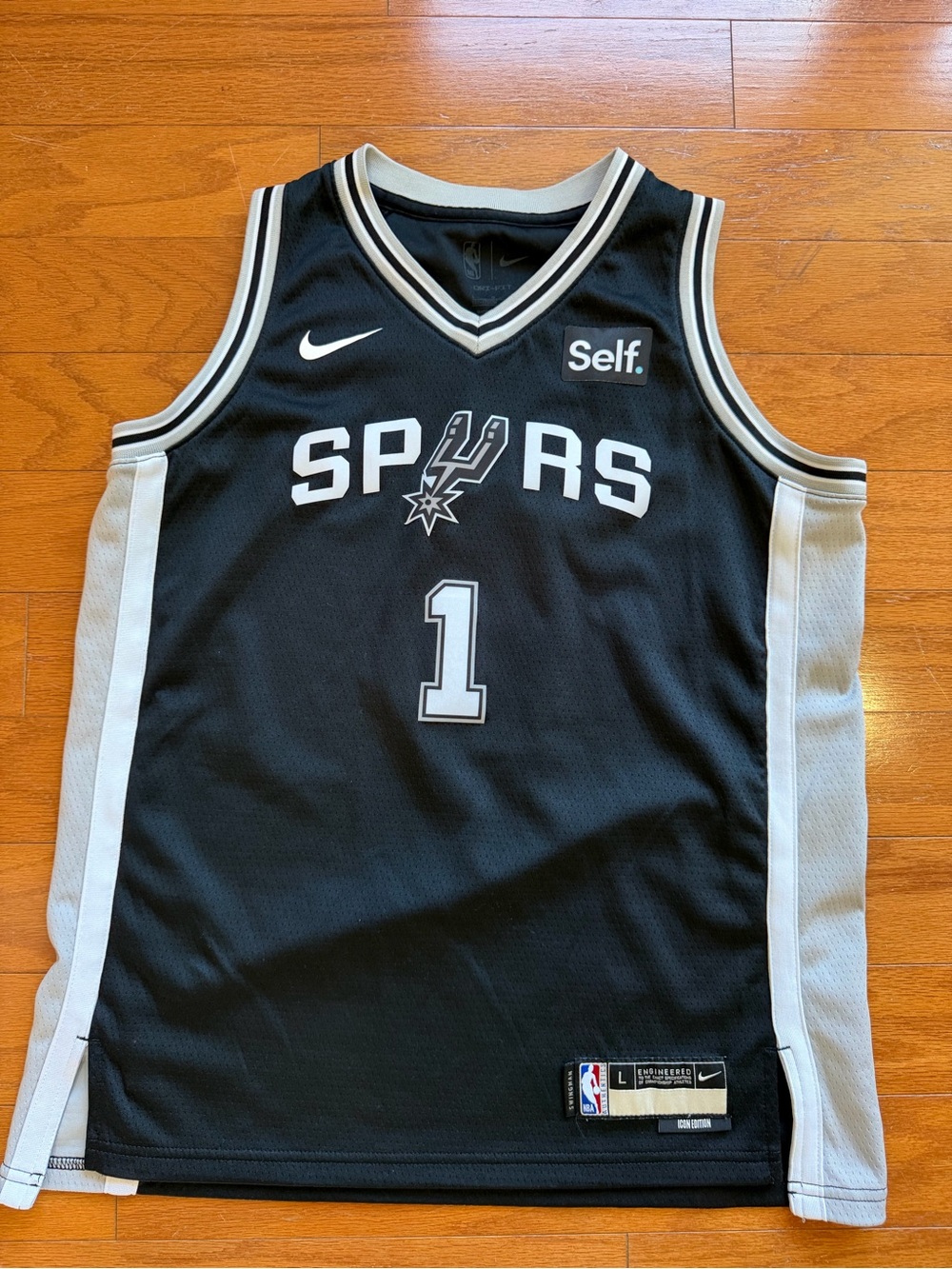 San Antonio Spurs Youth Large Jersey Wembanyama